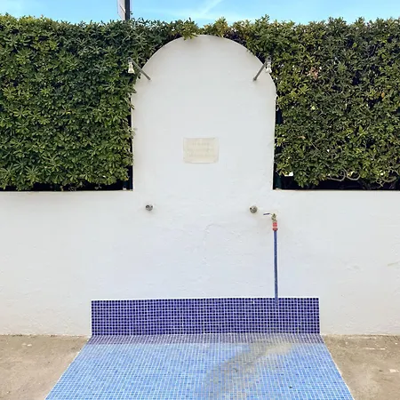 Bright 2 Bed With Pool *