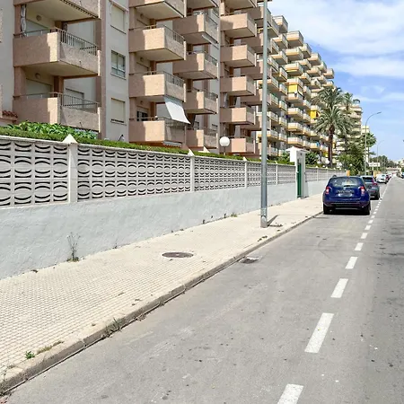 Apartment Bright 2 Bed With Pool